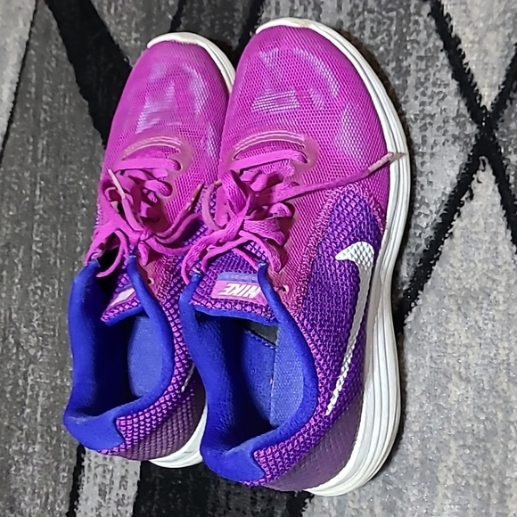 NIKE REVOLUTION 3 SWOOSH LOGO ATHLETIC RUNNING SHOE - Picture 8 of 11